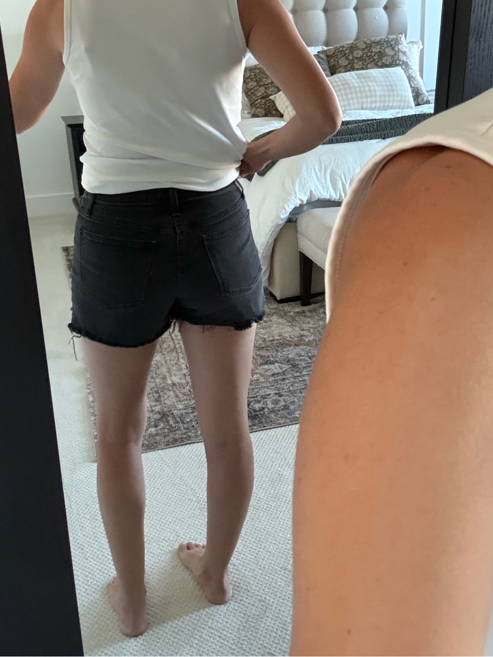 Madewell- Black Button-Front Denim Shorts 27 - Picture 4 of 8